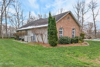 127 Stonewood Dr, Crossville, TN 38558