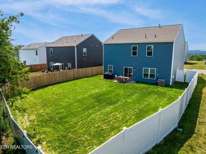 127 Summit Ridge Ln, Oak Ridge, TN 37830