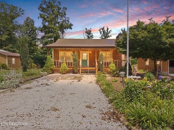 127 Valerie Dr, Deer Lodge, TN 37726