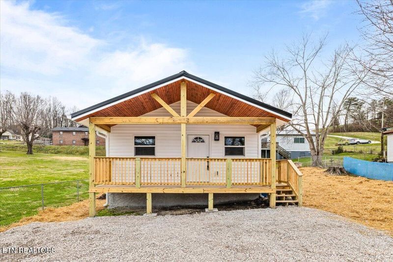 127 Water St, Jacksboro, TN 37757