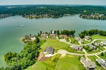 1270 Shadow Hill Dr, Lenoir City, TN 37772