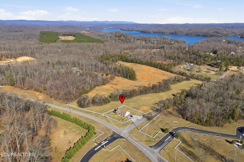 1271 New Hope Rd, Rockwood, TN 37854