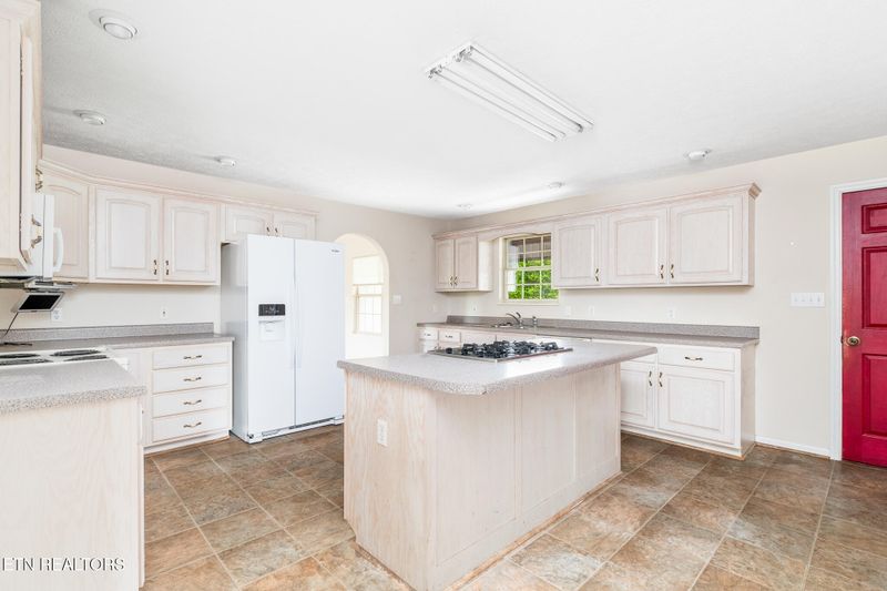 1272 Stewart St, Sevierville, TN 37876