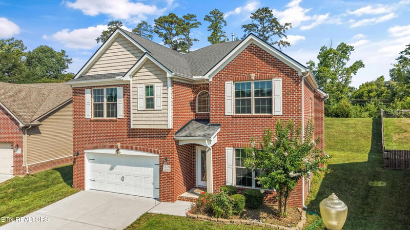 12728 Sailpointe Ln, Knoxville, TN 37922