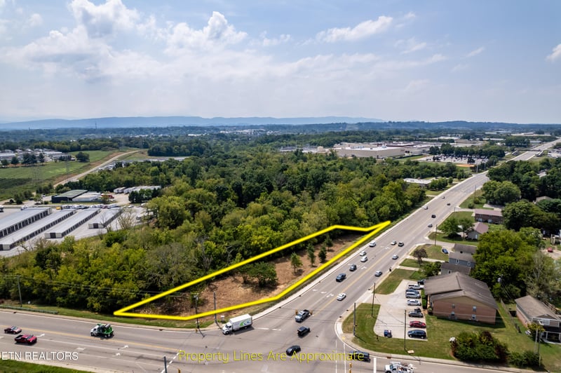 1273 Middlesettlements Rd, Maryville, TN 37801