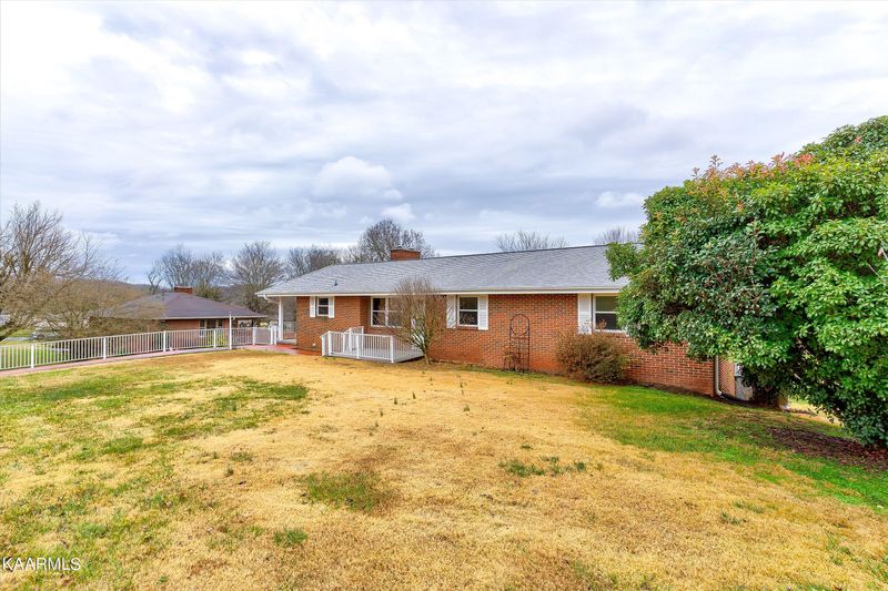 1273 S Old Sevierville Pike, Seymour, TN 37865