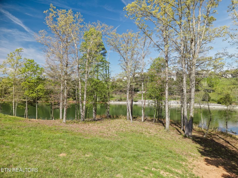1276 Bower Ct, Lenoir City, TN 37772