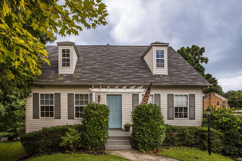 1277 Edenbridge Way, Knoxville, TN 37923