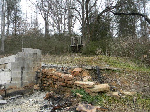 128 Adcock Rd, Coalfield, TN 37719