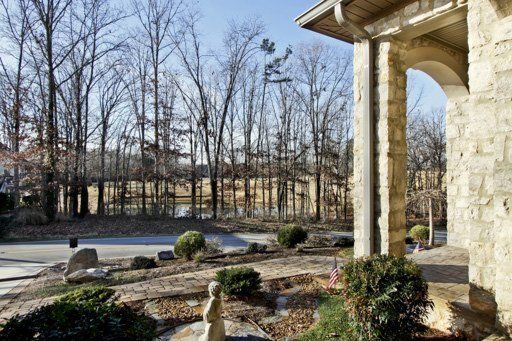 128 Cayuga Dr, Loudon, TN 37774
