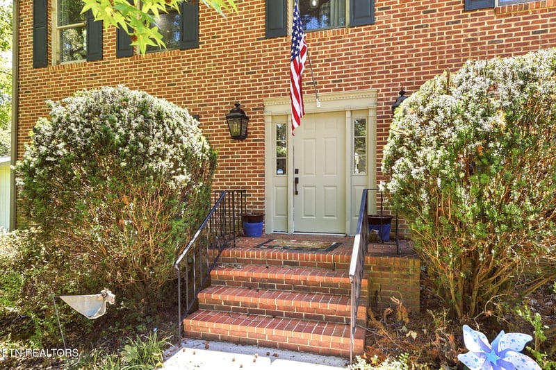 128 Claremont Rd, Oak Ridge, TN 37830