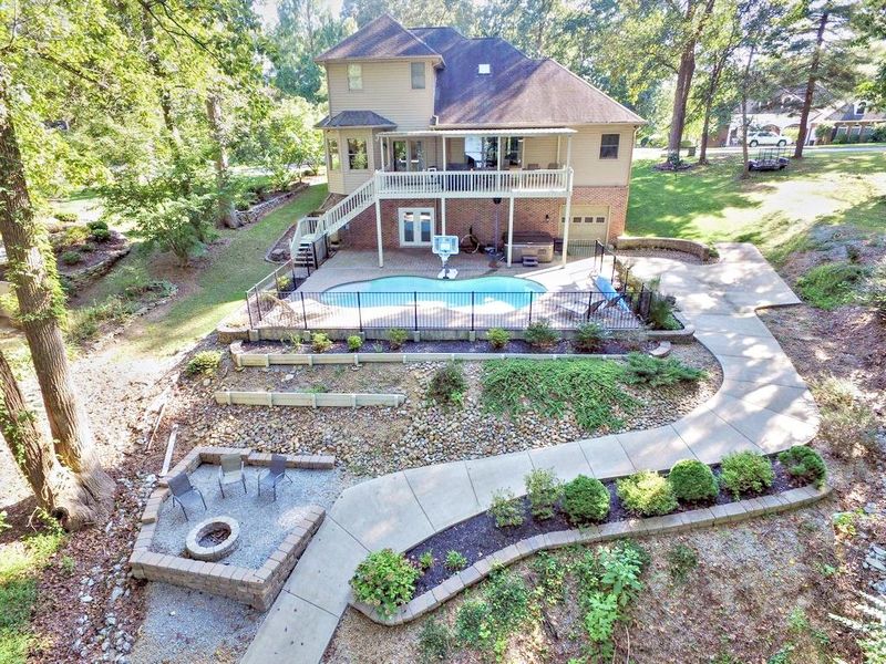 128 Clinchcrest Dr, Kingston, TN 37763