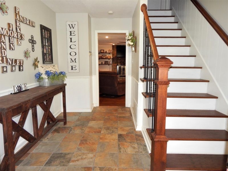 128 Cogdill Rd, Knoxville, TN 37922