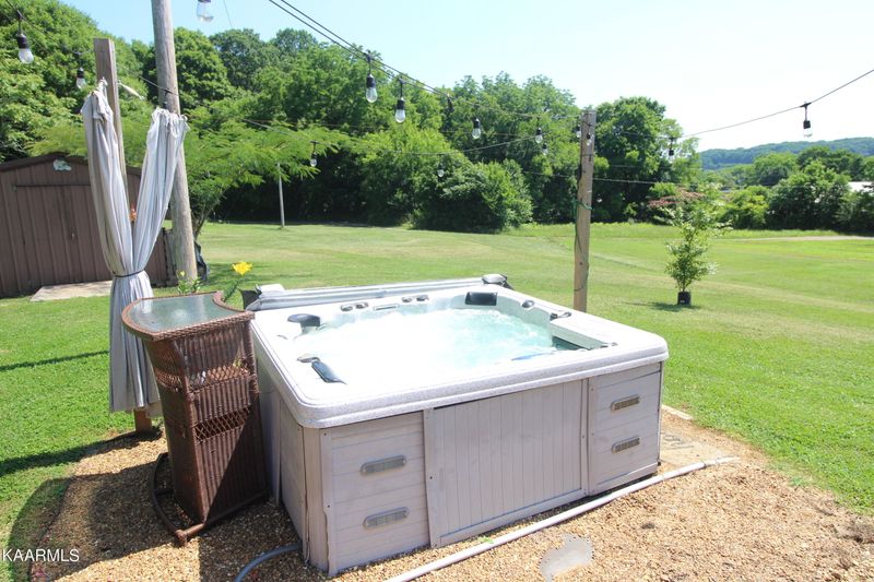 128 County Road 79, Riceville, TN 37370