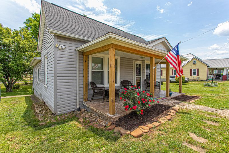 128 E Morelia Ave, Knoxville, TN 37917