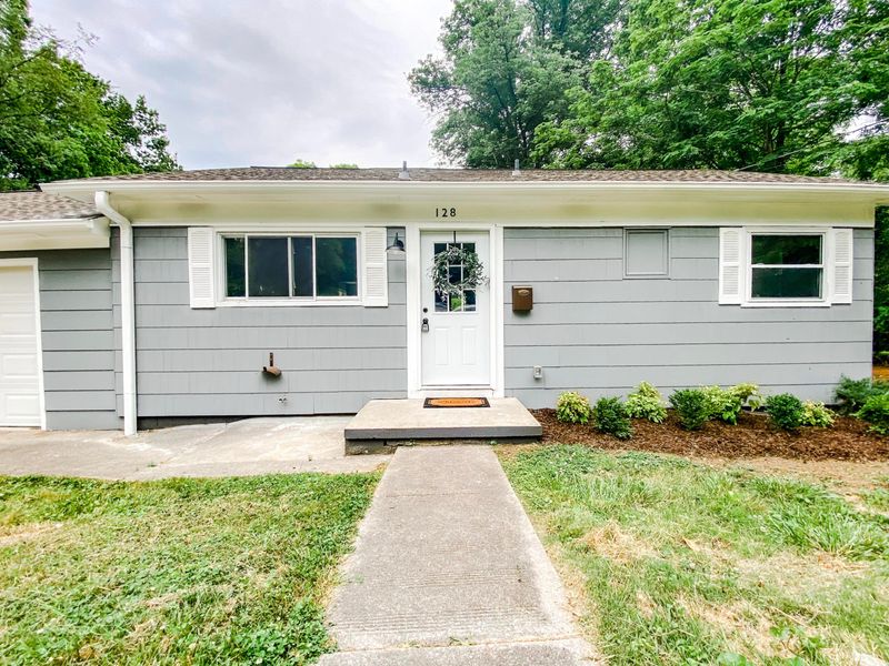 128 E Tennessee Ave, Oak Ridge, TN 37830