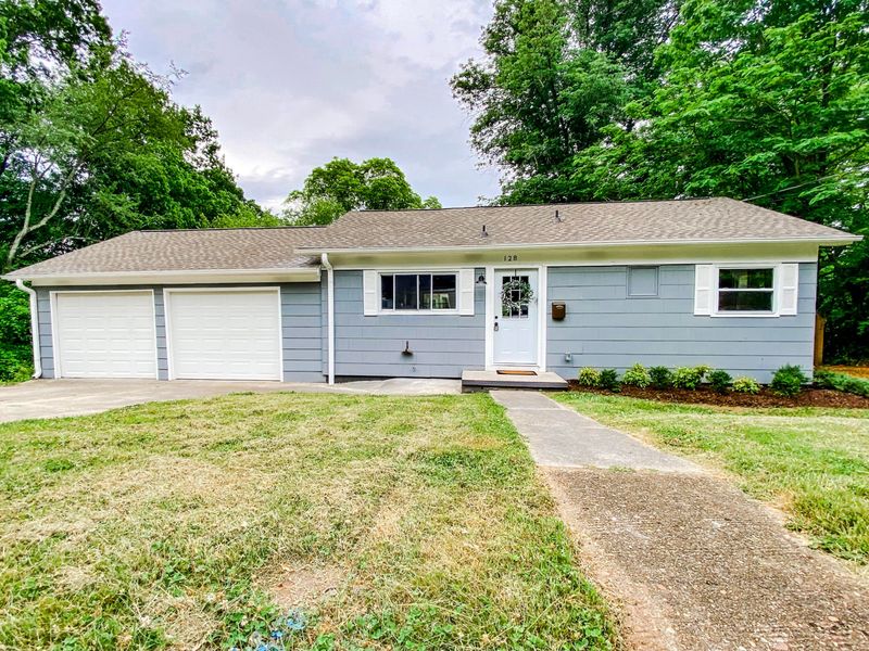 128 E Tennessee Ave, Oak Ridge, TN 37830