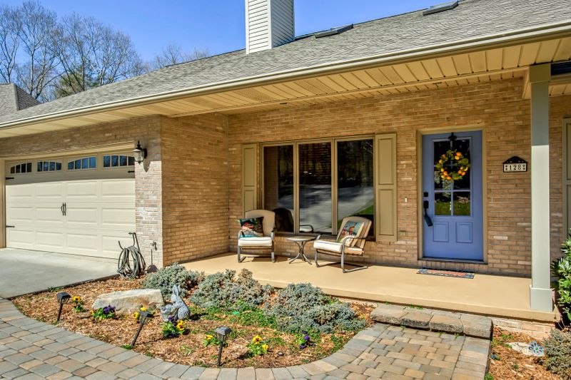 128 Geya Cir, Loudon, TN 37774