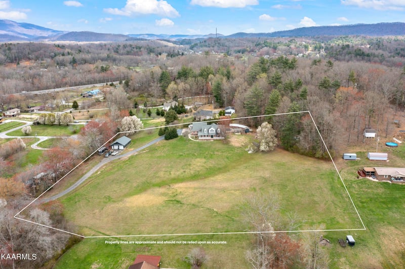 128 Guy Jones Rd, Oliver Springs, TN 37840