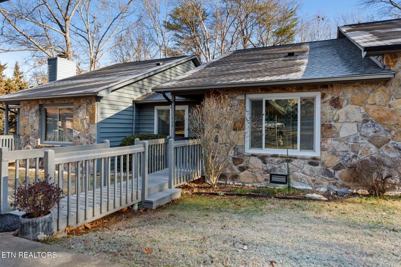 128 Hazleton Ln, Oak Ridge, TN 37830