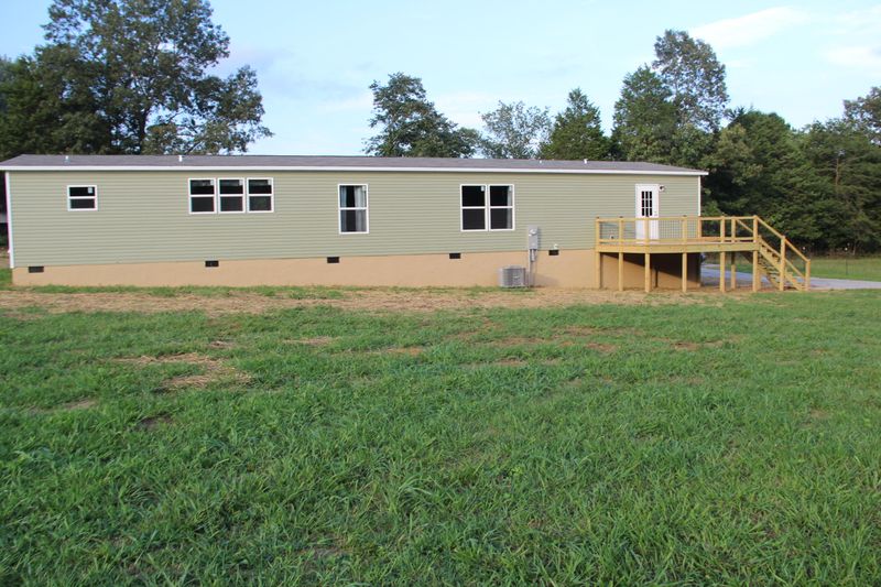 128 Helms Dr, Madisonville, TN 37354