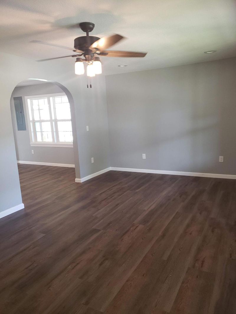 128 Lee Dr, Lenoir City, TN 37771