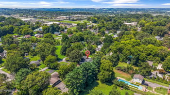 128 Lonas Dr, Maryville, TN 37803