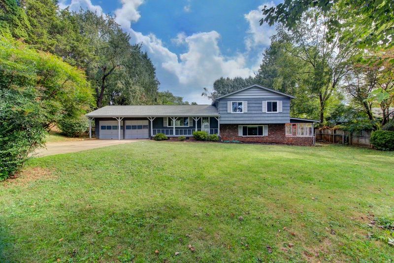 128 Londonderry Rd, Knoxville, TN 37923