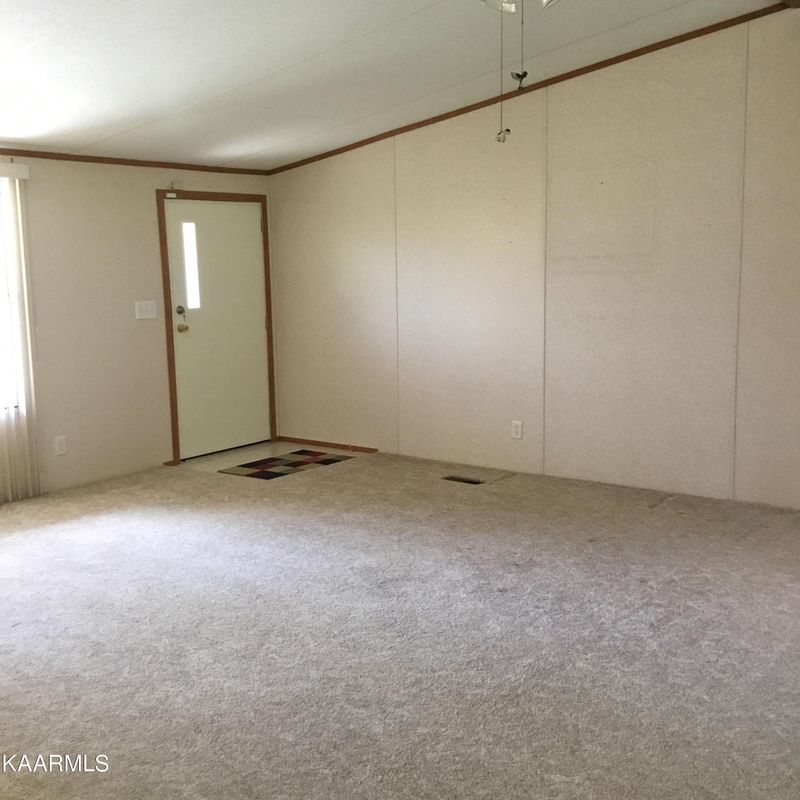 128 Lost Ridge Rd, Clinton, TN 37716