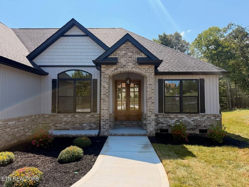 128 Nunyu Tr, Vonore, TN 37885