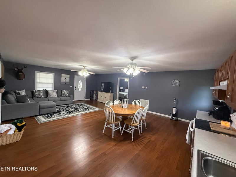 128 Old Stinking Creek Rd, Lafollette, TN 37766