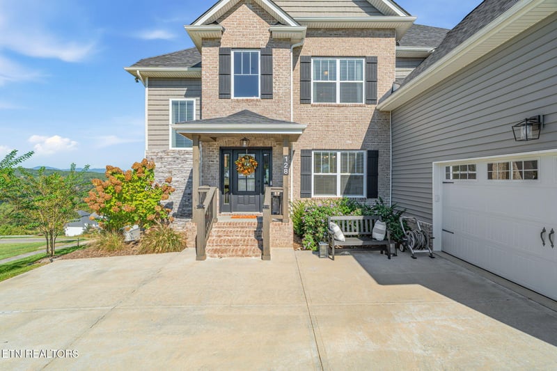 128 Pineberry East Rd, Oak Ridge, TN 37830