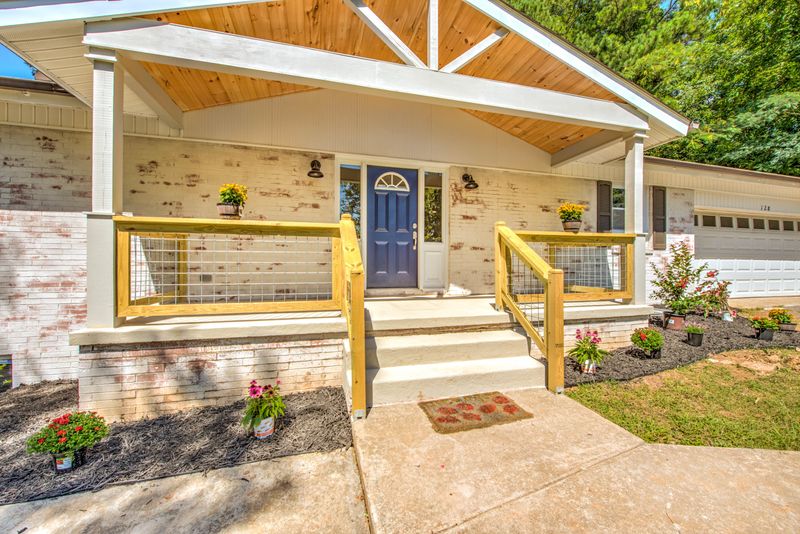 128 Providence Rd, Oak Ridge, TN 37830