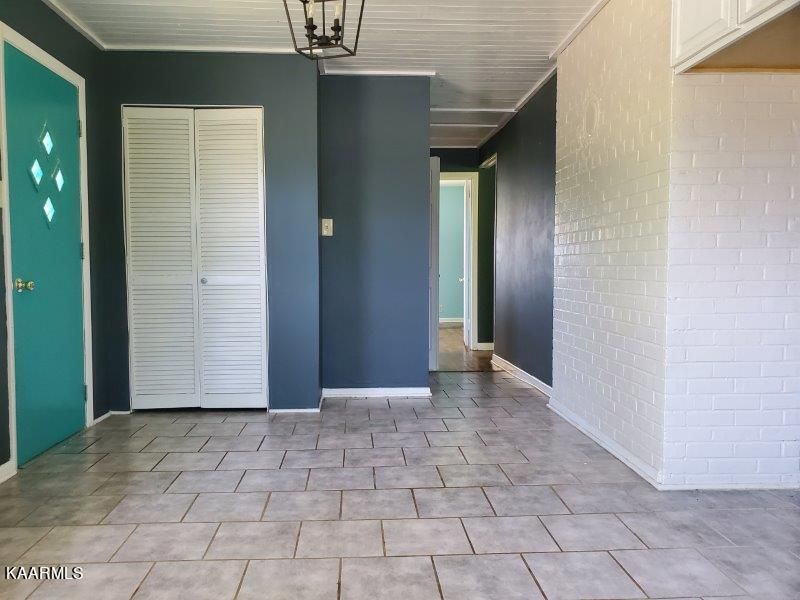 128 Utah Ave, Oak Ridge, TN 37830