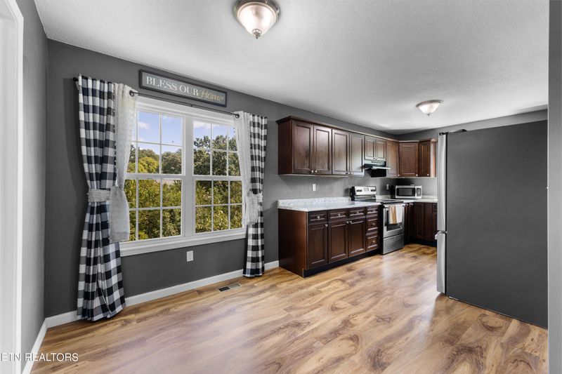 128 View Ln, Lafollette, TN 37766