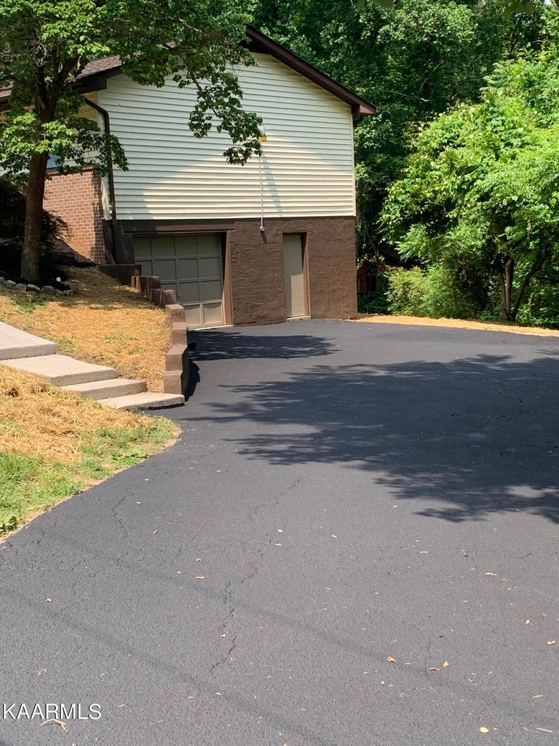 128 White Loop Rd, Clinton, TN 37716