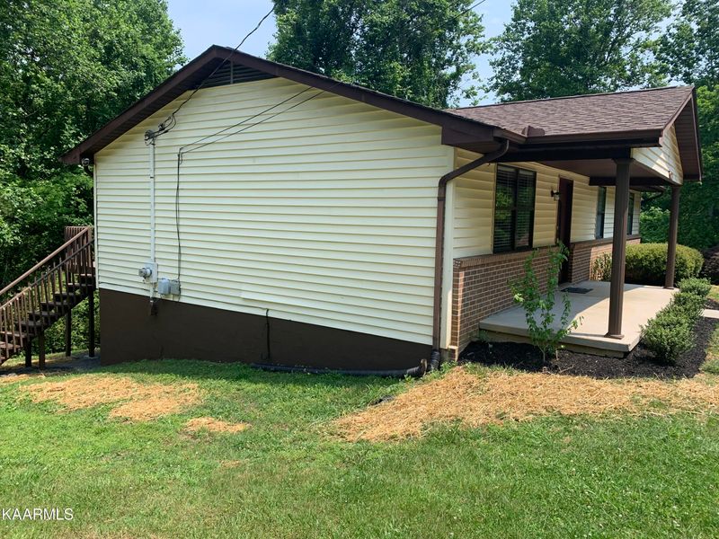 128 White Loop Rd, Clinton, TN 37716