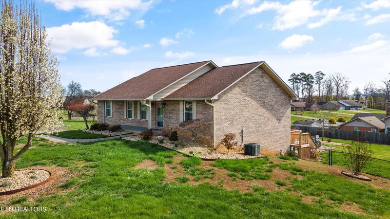 1280 Stewart St, Sevierville, TN 37876