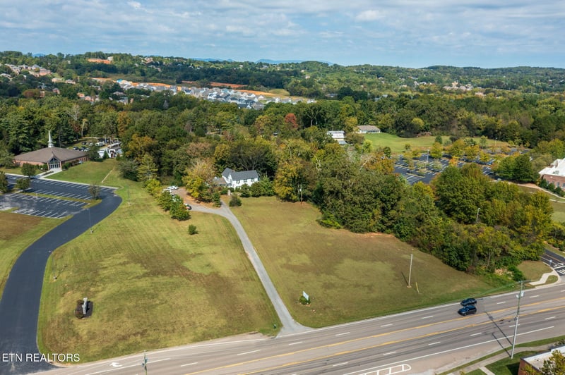 12805 Kingston Pike, Farragut, TN 37934