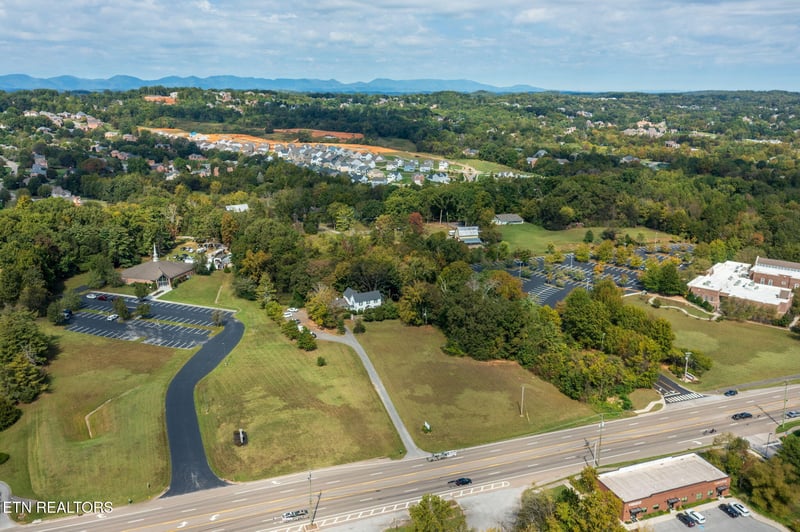 12805 Kingston Pike, Farragut, TN 37934