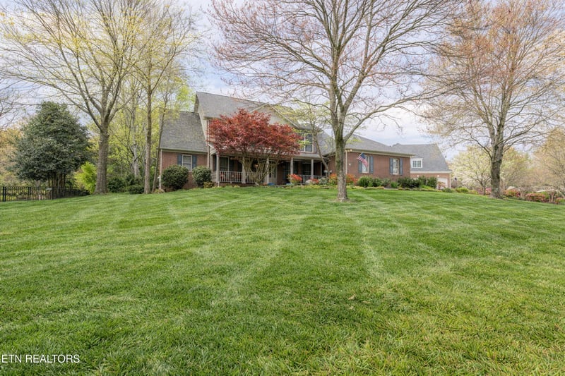 12813 Lebel Rd, Farragut, TN 37934