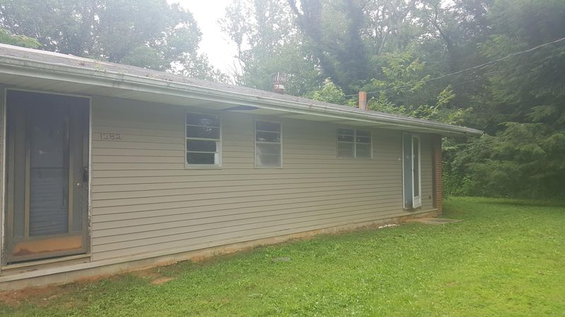 1282 Webster Rd, Harriman, TN 37748
