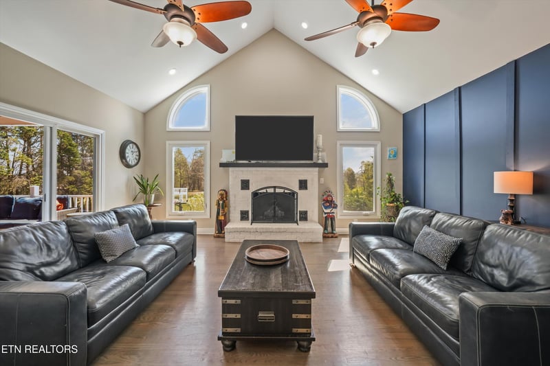12820 Peach View Dr, Knoxville, TN 37922