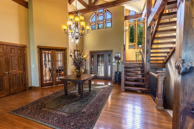 1283 Clabo Ln, Sevierville, TN 37876
