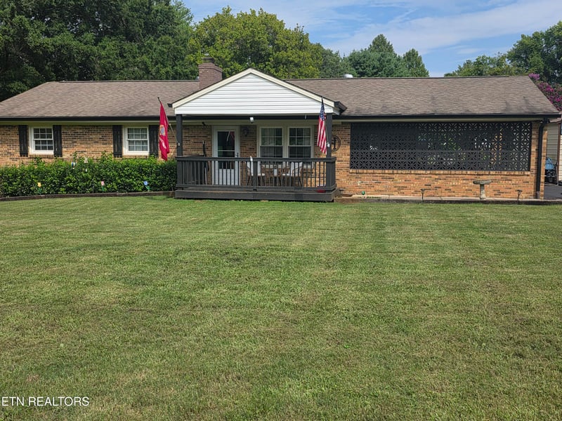1283 Laurel Rd, Clinton, TN 37716