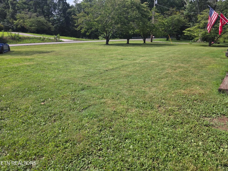 1283 Laurel Rd, Clinton, TN 37716