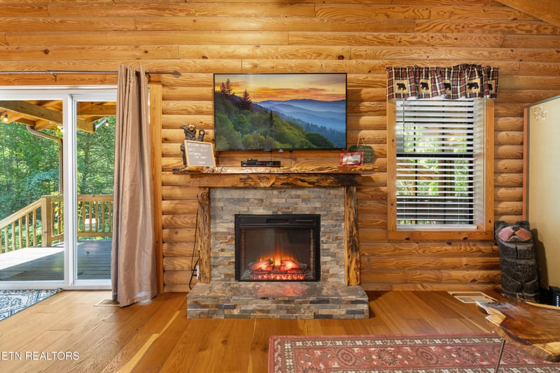 1284 Laurel Lick Rd #APT 2, Sevierville, TN 37862