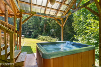 1284 Laurel Lick Rd #APT 2, Sevierville, TN 37862