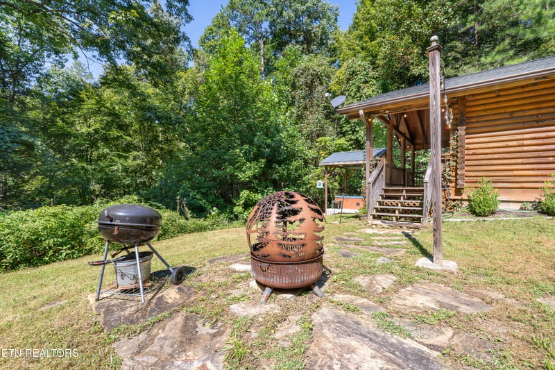 1284 Laurel Lick Rd #APT 2, Sevierville, TN 37862