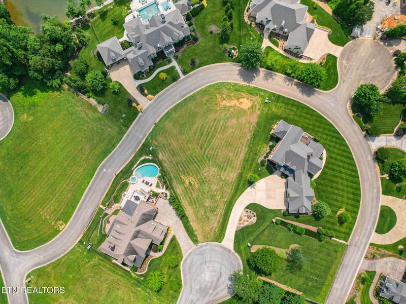 1285 Castaway Ln, Lenoir City, TN 37772